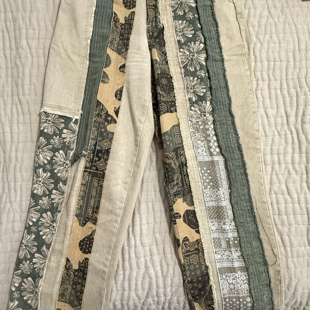 Oil & Hali Patchwork Boho jeansin Green and Beige
